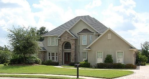 1st image of 610 Crescent Hills Dr