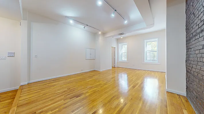 Rented by Bond New York | media 12