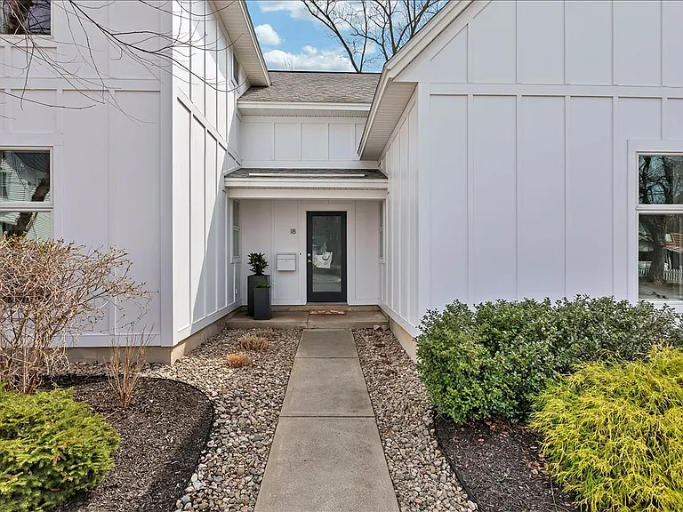 18 Granite St — Photo 6