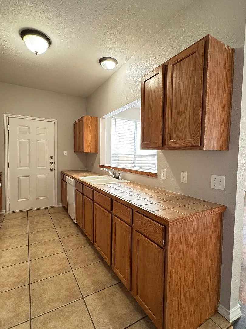 126 Sandstone Unit A Jarrell, TX 76537 — Photo 4