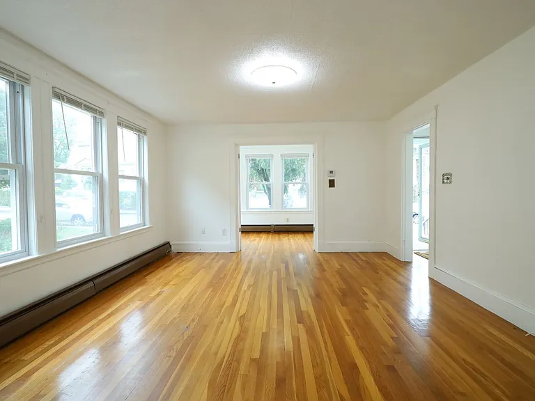 98 Woodside Ave — Photo 9