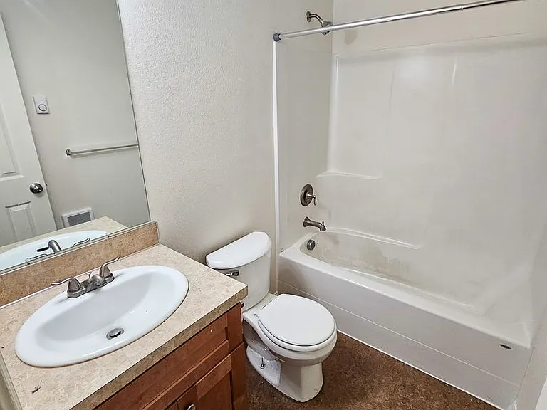 3426-3442 Hadley St NE — Photo 9