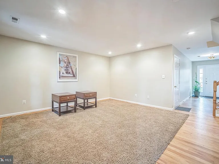 11551 Laurel Lake Sq — Photo 17