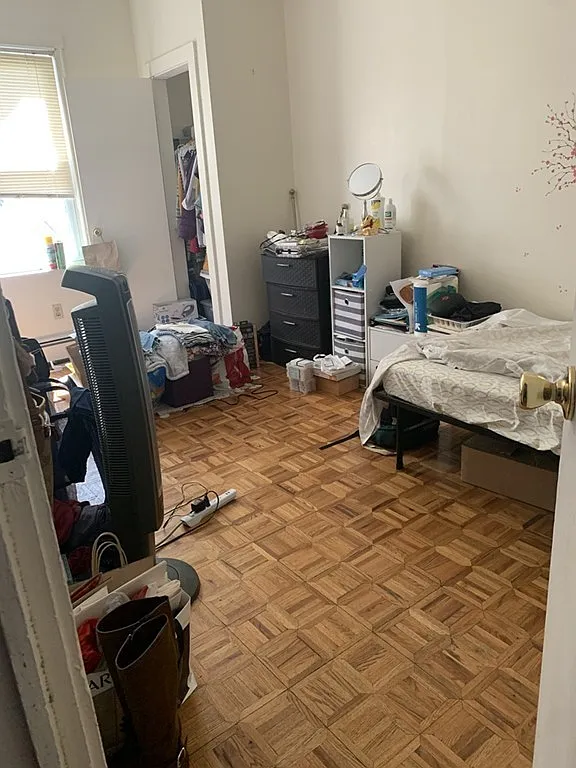 3 bed, 1.0 bath, $5,100 — Photo 3
