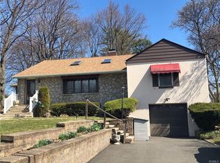 13 Willow Ln, New Windsor, NY 12553