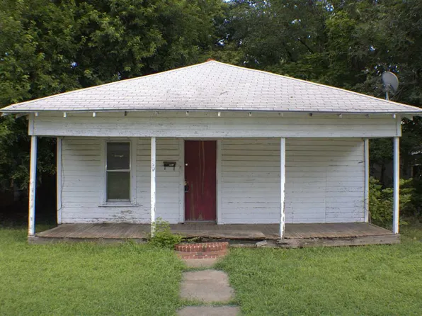 315 N 8th St, Ponca City, OK 74601