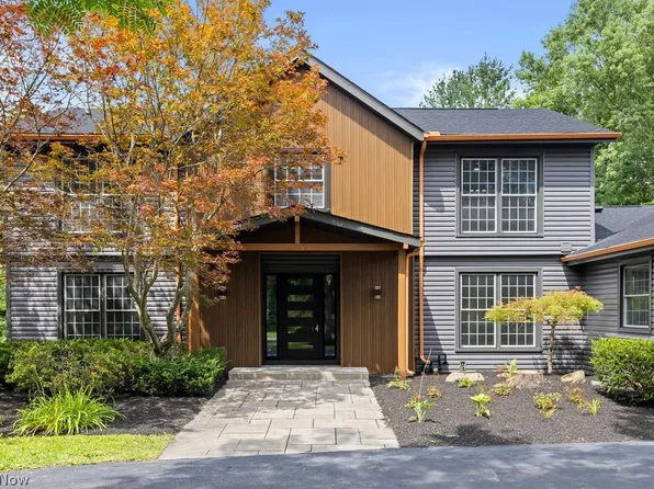 17128 Northbrook Trl, Chagrin Falls, OH 44023