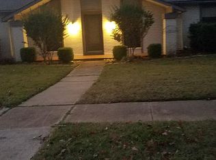 1806 Tree Line Dr, Carrollton, TX 75007