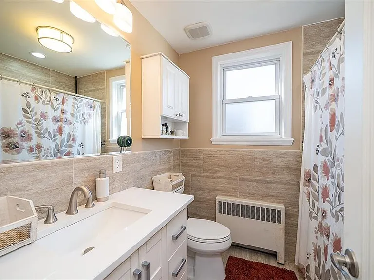 118 W 46th St — Photo 17