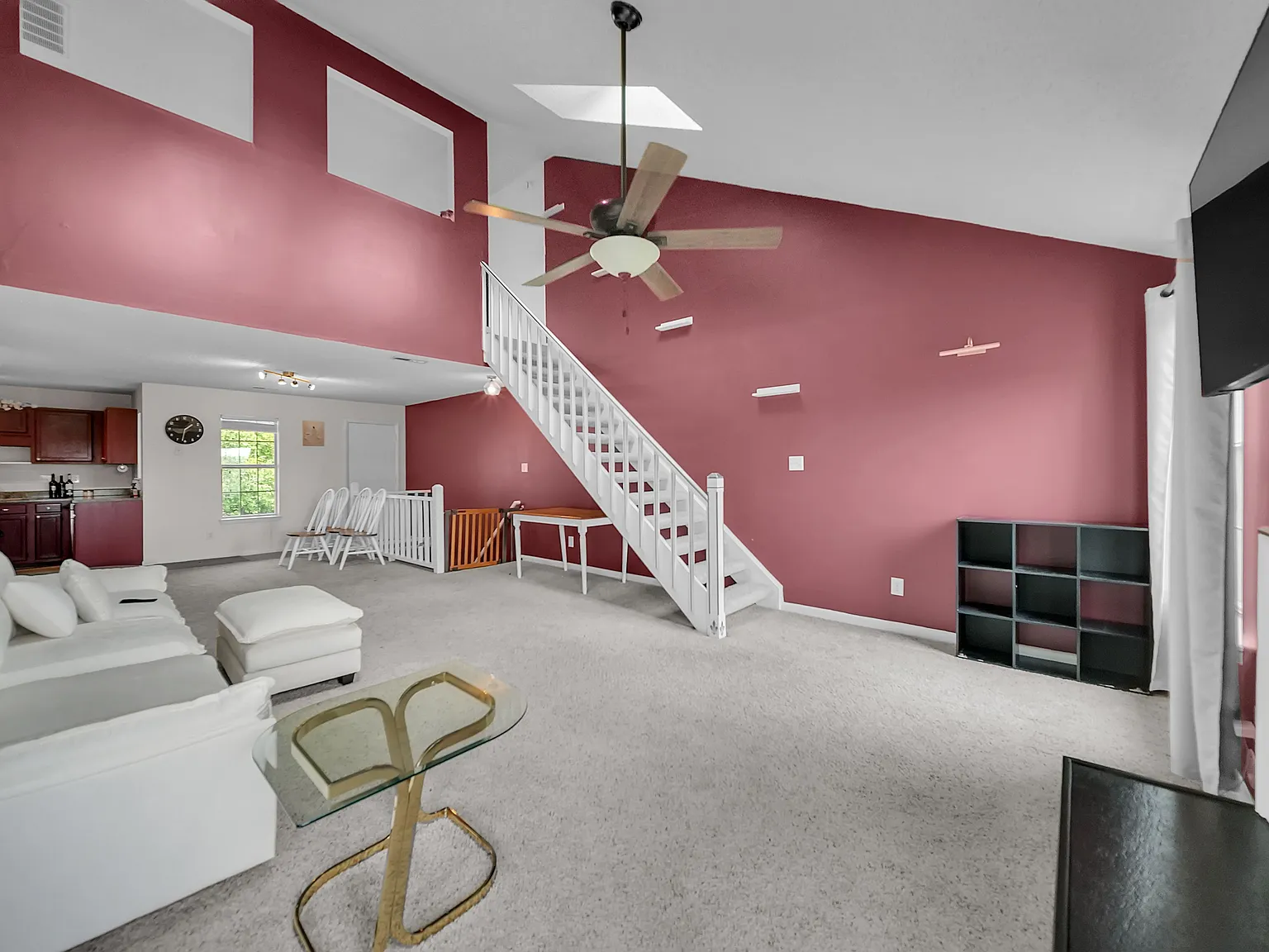 2 bed, 2.0 bath, 1307 sqft, $2,000 — Photo 2