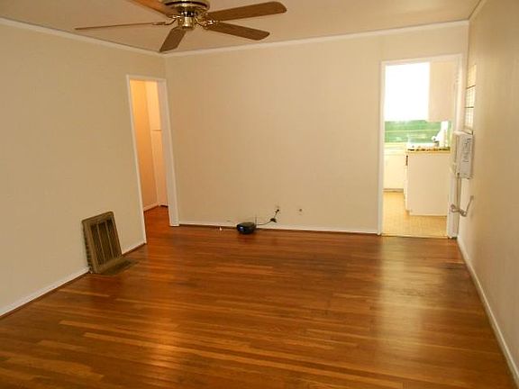 4th image of 2624 N San Joaquin St