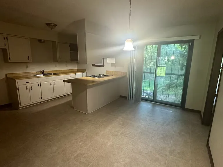835 Englewood Cv — Photo 2