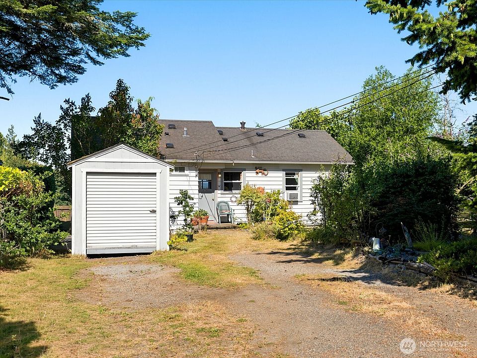 1st image of 2715 50th Avenue SW