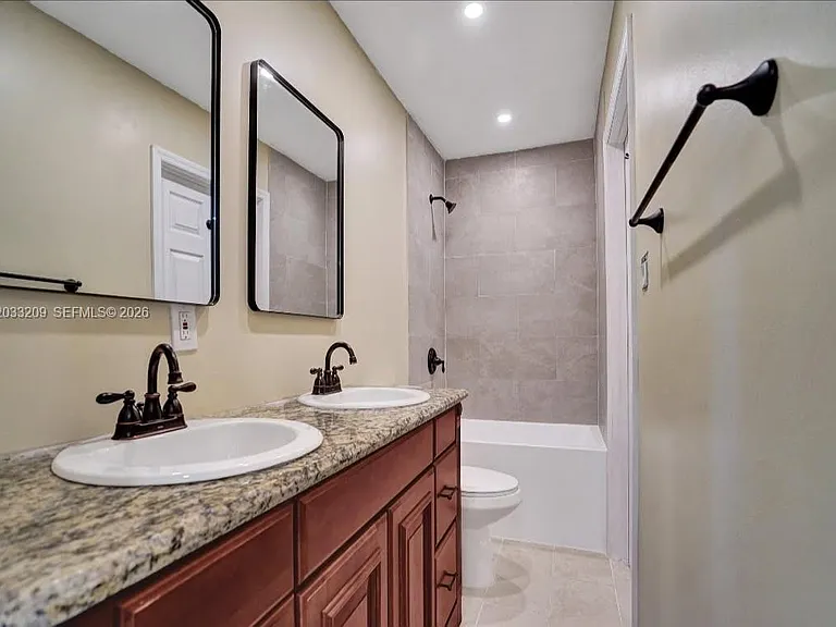 2442 Garfield St #4 — Photo 17