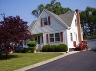 320 W Taylor Rd, Lombard, IL 60148