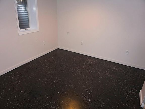 lower level bedroom, carpeting an option