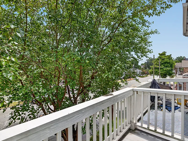 1419 Barnard St #B — Photo 22