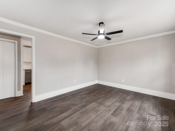4th image of 412 Pear St