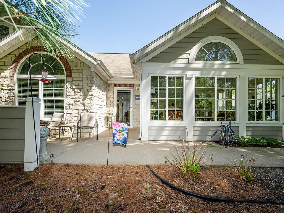 1st image of 2848 Villa Ln