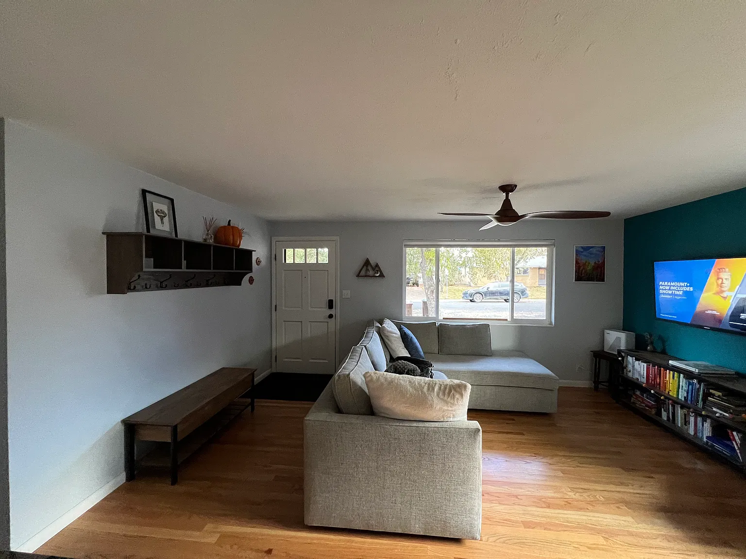 3 bed, 1.5 bath, 924 sqft, $3,900 — Photo 3