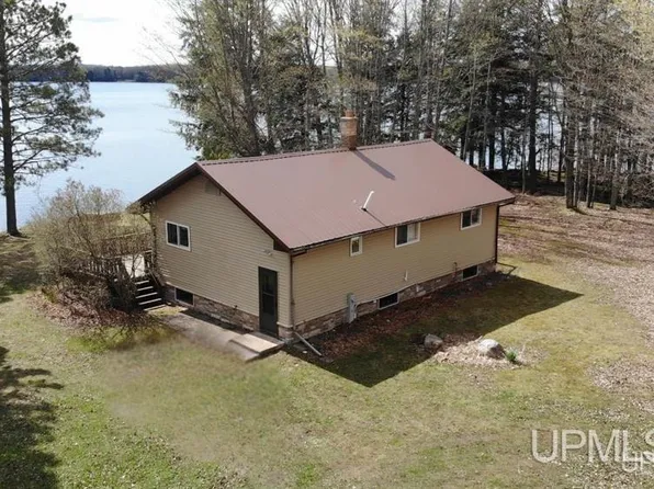 5140 W Langford Lake Rd, Watersmeet, MI 49969