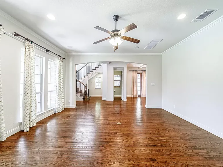 4034 Bishop Ln — Photo 6