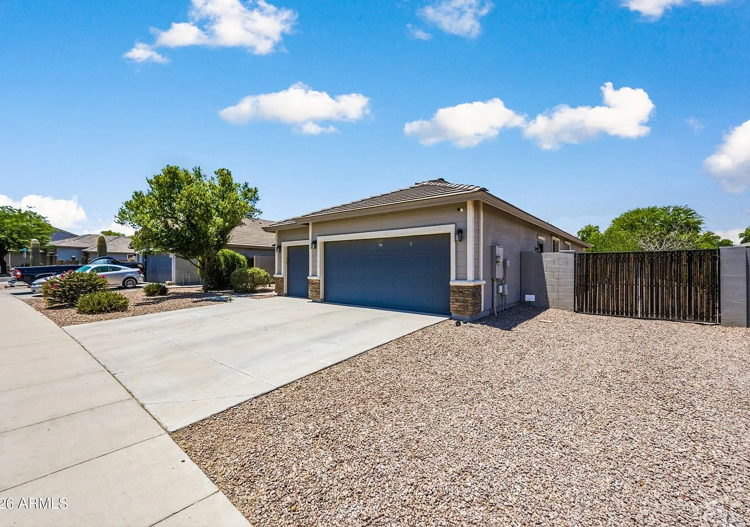 Beautiful Home in San Tan Valley — Photo 2