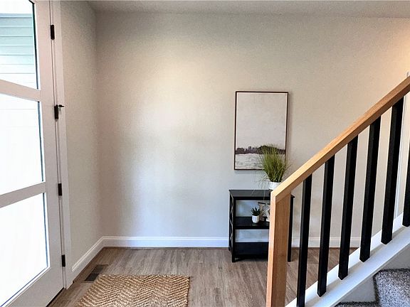 5th image of 15700 Hebrides Dr