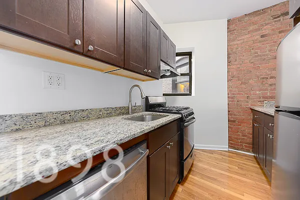 Rented by A&E Real Estate Management | media 8