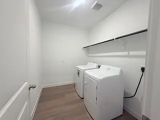 1506 Splashing Wave Dr — Photo 2