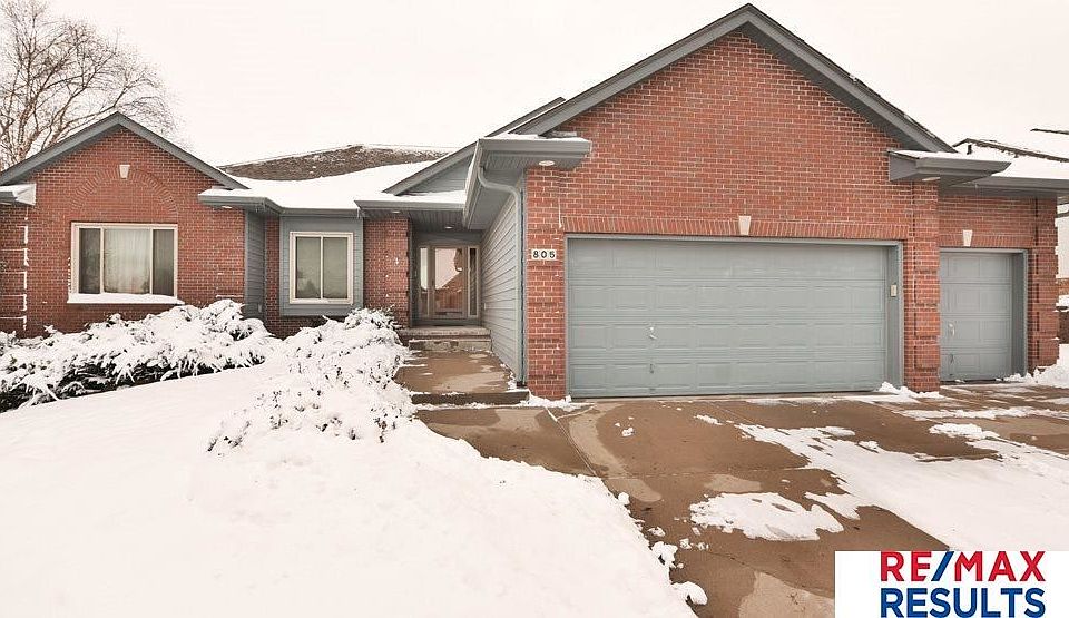 1st image of 805 Bailey Dr