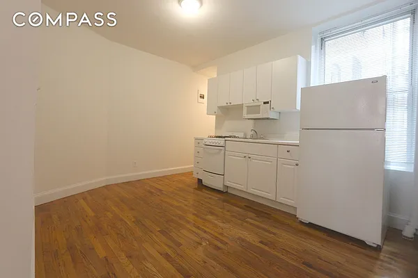 Rented by Compass | media 13