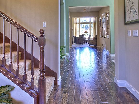2nd image of 1201 Nadine Ln