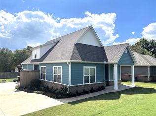 4427 W Mount Comfort Rd, Fayetteville, AR 72704