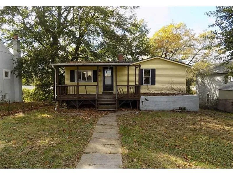 623 Cribbs St photo 1