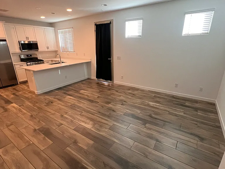 11163 W Luxton Ln — Photo 3