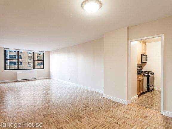 5th image of 201 E 87th St APT 8R