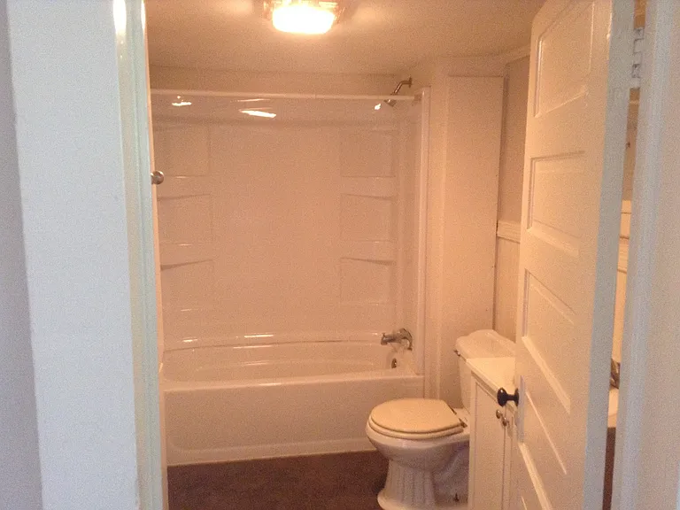 221 Ross St — Photo 6