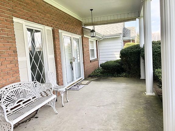 5th image of 8930 Maravilla Dr