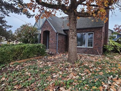5836 NE Halsey St, Portland, OR, 97213
