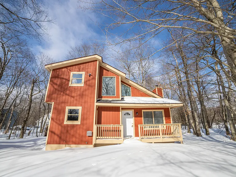 9640 Stony Hollow Dr — Photo 1
