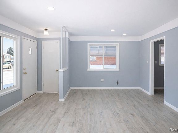 3rd image of 24245 Prairie Ln