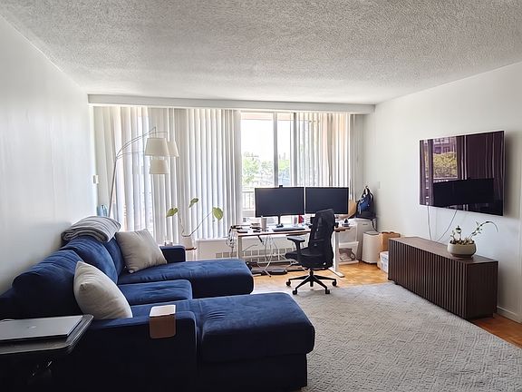 4th image of 33 Pond Ave APT 306