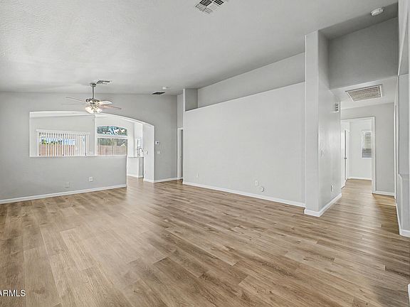 3rd image of 25846 W Kendall Street
