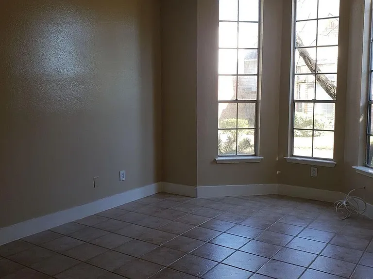 6649 Queensclub Dr — Photo 11