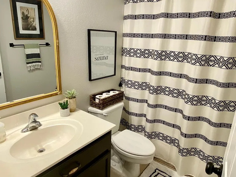 12909 W Clarendon Ave — Photo 26