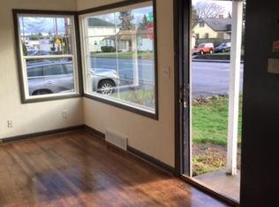 7621 NE Halsey St, Portland, OR 97213