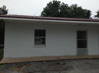 304 W 8th St #304, Grove, OK 74344