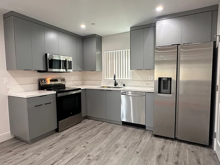 11512 Oxford Ave — Photo 39
