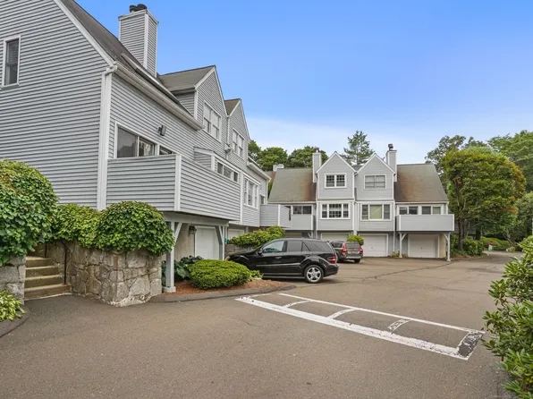 36 Wilton Crest #36, Wilton, CT 06897